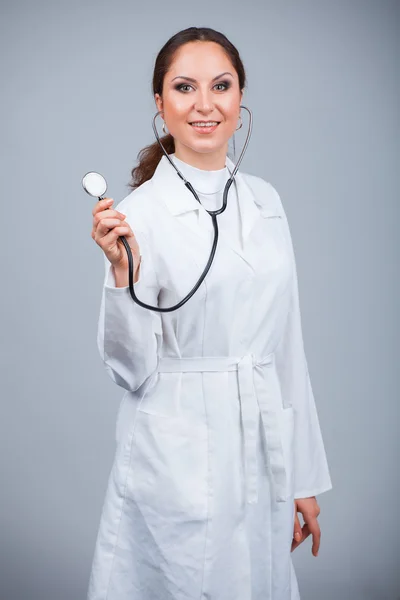 Médico com estetoscópio — Fotografia de Stock