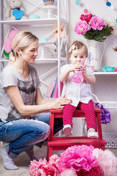 Felice madre e figlia — Foto Stock