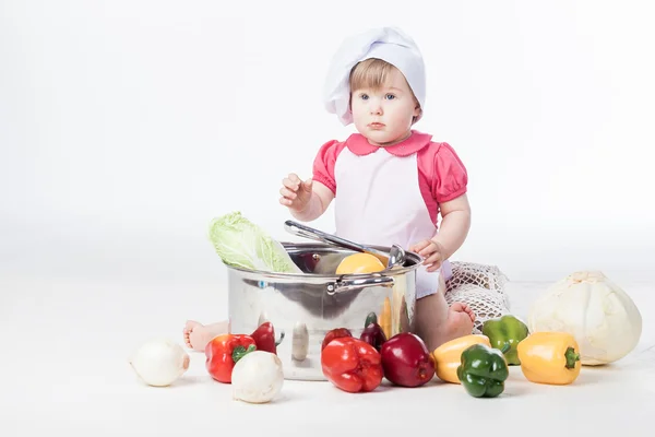 Köchin bereitet gesundes Essen zu — Stockfoto