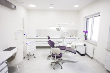 Modern diş uygulama. 