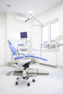 Modern diş uygulama. 