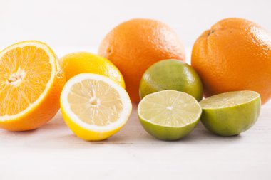 Sağlıklı ve taze karışık meyve suyu 