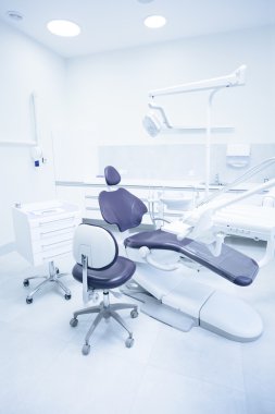 Modern diş uygulama. 