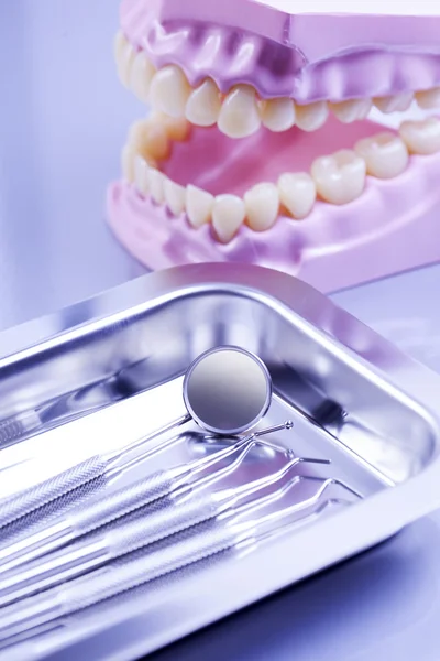 Професійні стоматологічний інструмент — стокове фото