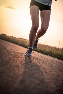 iki güzel kız sabah koşu