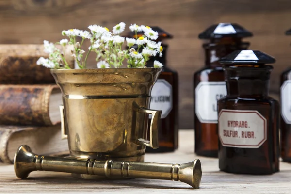 The ancient natural medicine, herbs and medicines — Stock Photo, Image