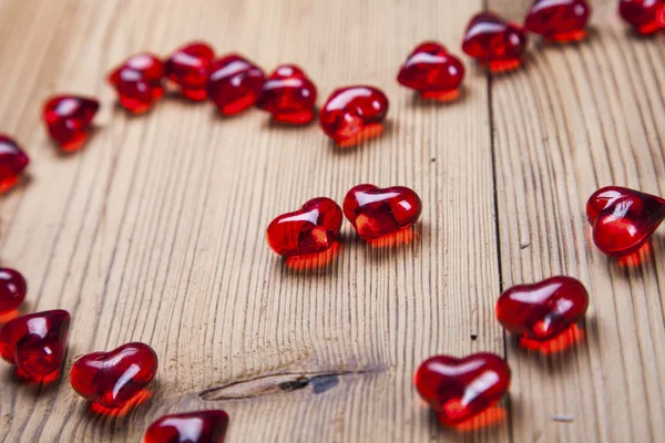 Valentine's Day, de dag van liefhebbers! Geschenken en gepassioneerde rood — Stockfoto