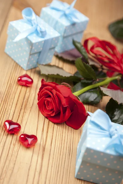 Valentine's Day, the day of lovers! Gifts and passionate red — Stock Photo, Image