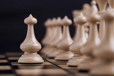 satranç taşları oyun tahtası