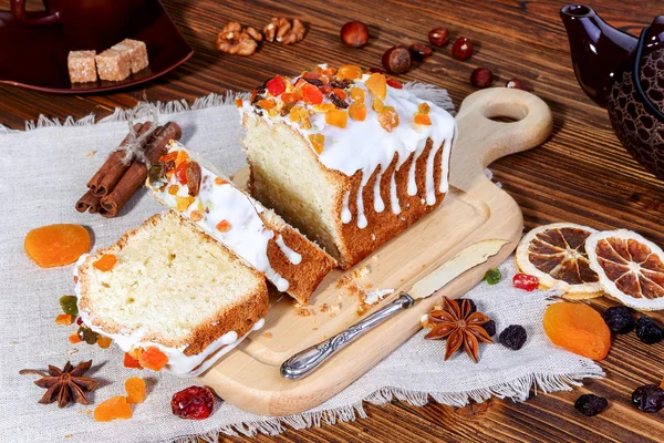 Homemade cottage cheese cake with candied fruit — Stock Photo, Image