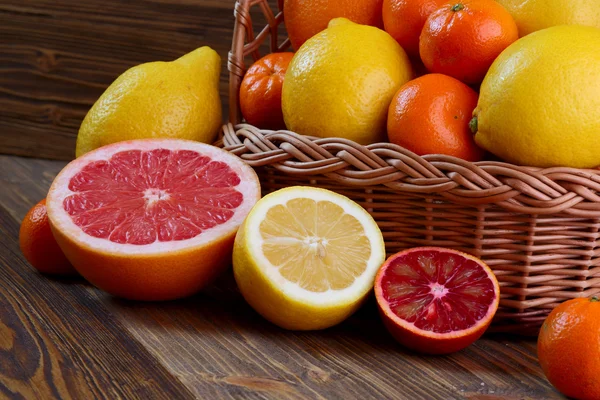 Citrus fruits - oranges, lemons, tangerines, grapefruit — Stock Photo, Image