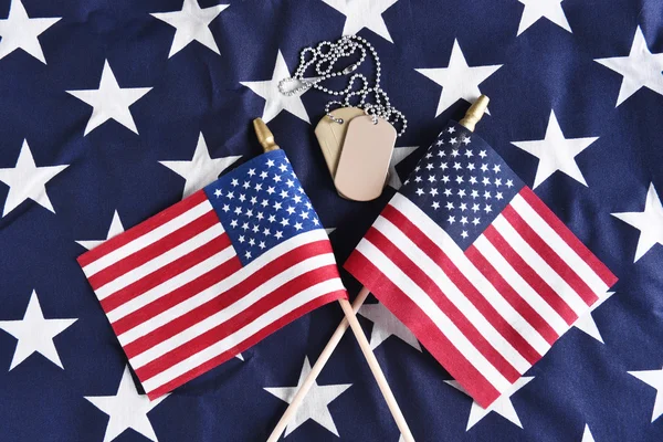 Dog Tags and Crossed Flags — Stock Photo, Image