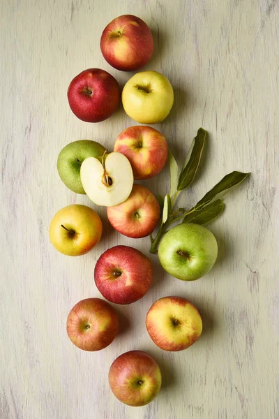 Apples With Leaves Still Life — Stock Photo, Image