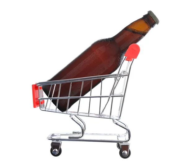 Brown Beer Bottle Grocery Store Shopping Cart Isolated White — Stock Photo, Image