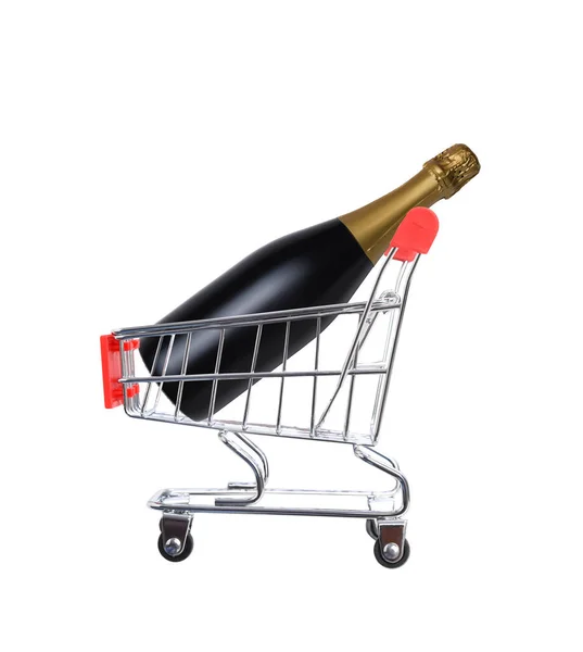 Een Champagne Fles Een Boodschappenwinkelwagentje Geïsoleerd Wit — Stockfoto