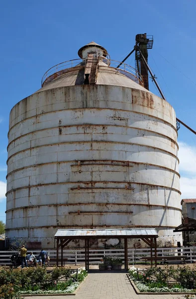 Waco Texas March 2018 Silo Seen Seed Shed Magnolia Market — 图库照片