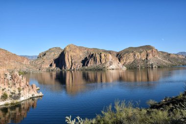 Tortilla Düzlüğü, Arizona yakınlarındaki Tonto Ulusal Ormanı 'ndaki Canyon Gölü..