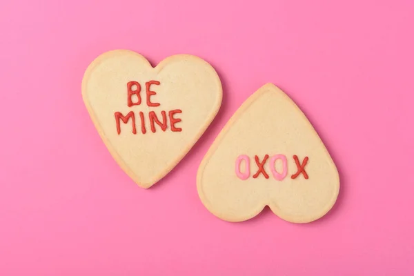 Dvě Vookies Tvaru Srdce Valentýna Růžovo Xoxo Jsou Napsány Polevě — Stock fotografie