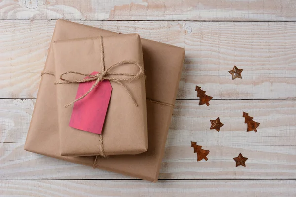 Einfach verpackte Geschenke — Stockfoto