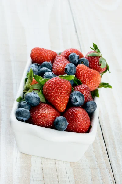 Vertikal Berry Bowl — Stok Foto