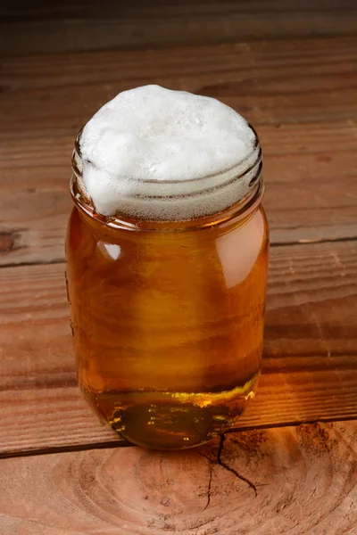 Cerveja em um jarro — Fotografia de Stock