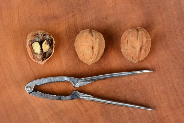 Walnuts and Nutcracker — Stock Photo, Image