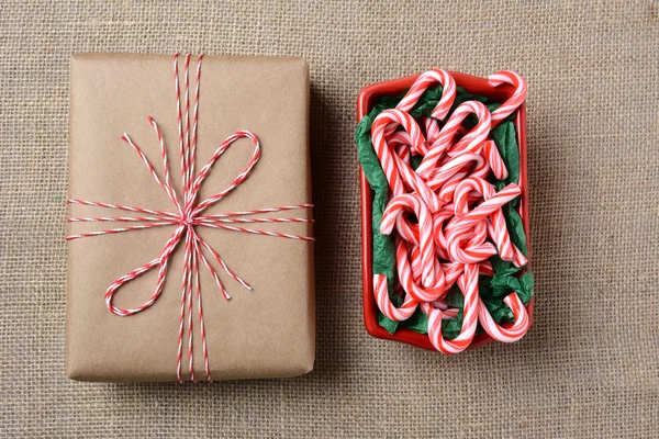 Kerstcadeau riet van het suikergoed Bowl — Stockfoto