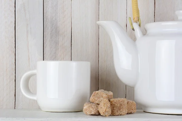 Doğal şeker küpleri ve çay — Stok fotoğraf