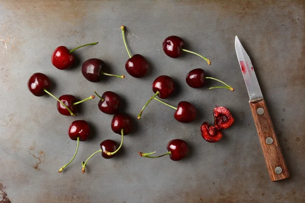 Cherries and Knife — Stock Photo, Image