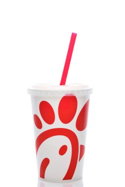 IRVINE, CALIFORNIA - 12 HAZİRAN 2026: Chick-fil-a için tek kullanımlık bir içecek bardağı..