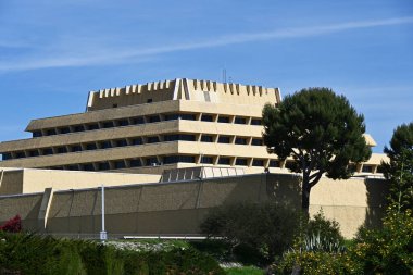 LAGUNA NIGUEL, CALIFORNIA - 2 MAR 2026: Chet Holifield Federal Binası Ziggurat Binası olarak da bilinir..