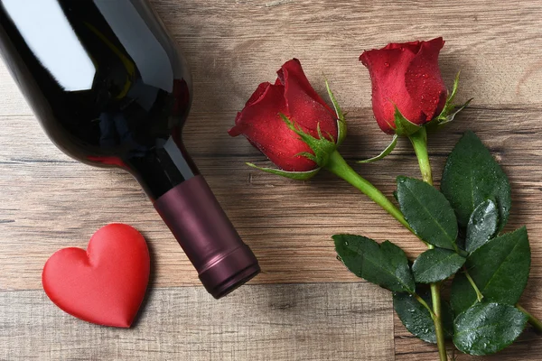 Wine Bottle Roses Heart — Stock Photo, Image