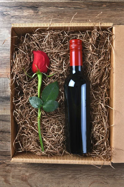 Rött Rose vin flaska Box — Stockfoto