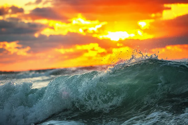 Beautiful green sunrise wave — Stock Photo, Image