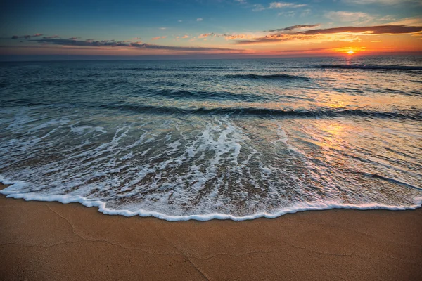 Bellissimo paesaggio nuvoloso sul mare , — Foto Stock