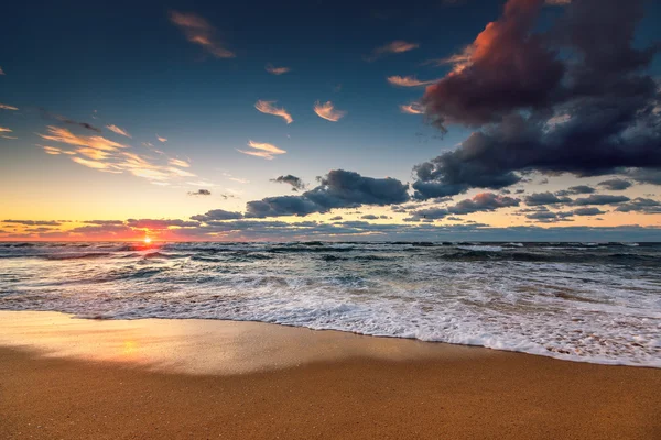 Bela paisagem nublada sobre o mar , — Fotografia de Stock