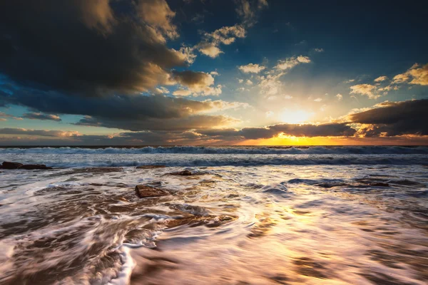 Beautiful cloudscape over the sea — Stock Photo, Image