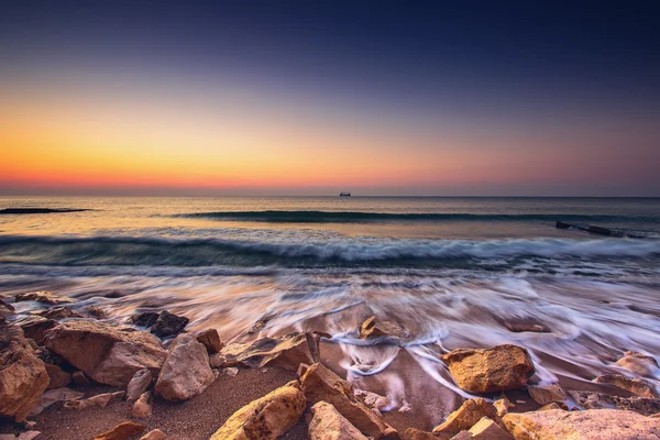 Salida del sol sobre el mar — Foto de Stock