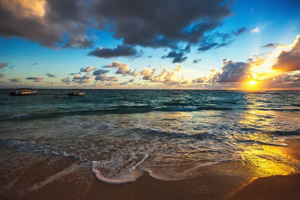 Praia exótica na República Dominicana — Fotografia de Stock