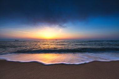 Denizin Üzerinde Gün Doğumu