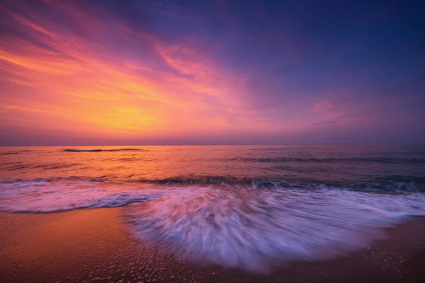 Mooie cloudscape over de zee — Stockfoto