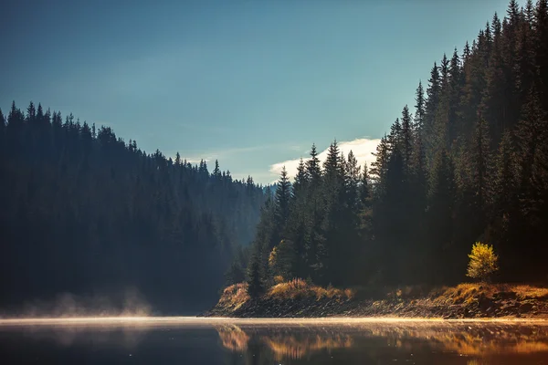 아름다운 호수와 산들 — 스톡 사진
