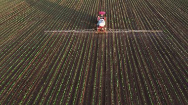 Bahar, traktör püskürtme alanı 