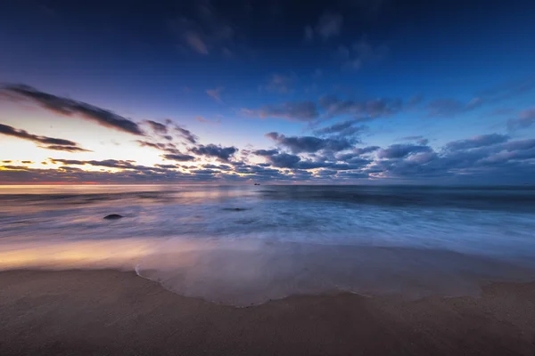 Beautiful cloudscape over the sea — Stock Photo, Image