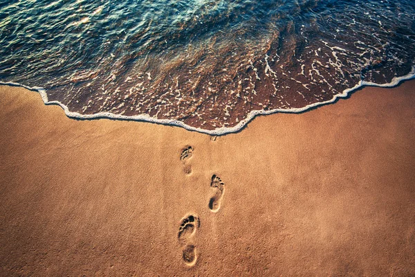 Passos na praia — Fotografia de Stock