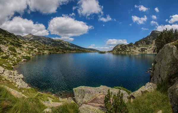 Bergsee von oben, Sonnenuntergangsaufnahme — Stockfoto