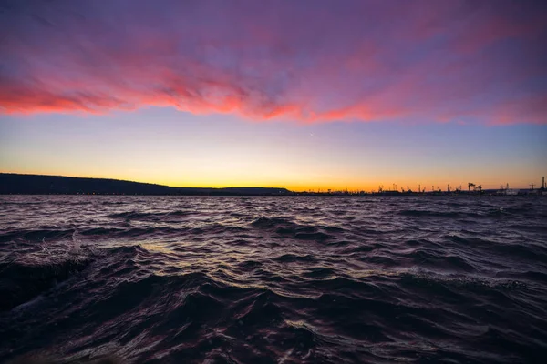 Schöne Blaue Wellen Bei Sonnenuntergang — Stockfoto