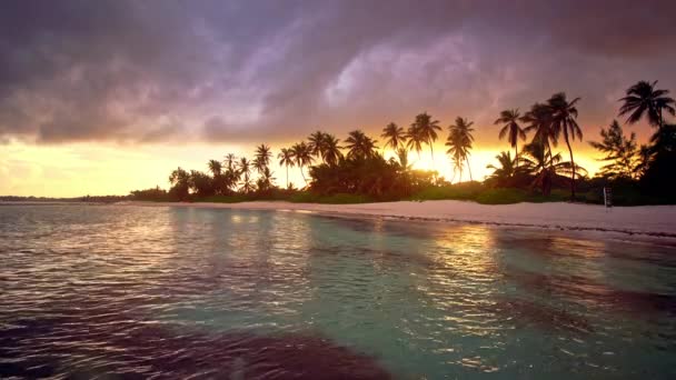 Krajina Ráje Tropického Ostrova Pláže Při Západu Slunce Dešti Video — Stock video