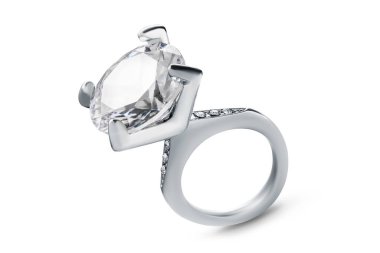 Elmas yüzük kırpma yolu ile beyaz arkaplanda izole