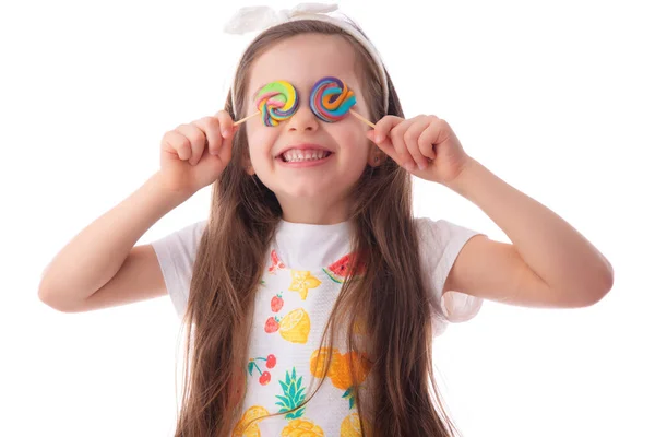 Kleines Kind Isst Lutscher Glückliche Schöne Mädchen Mit Süßigkeiten Isoliert — Stockfoto